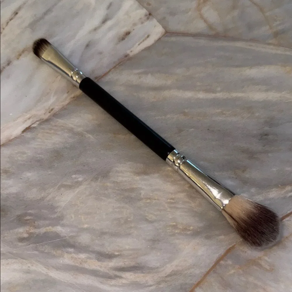 Dual-Ended‎ Makeup Brush